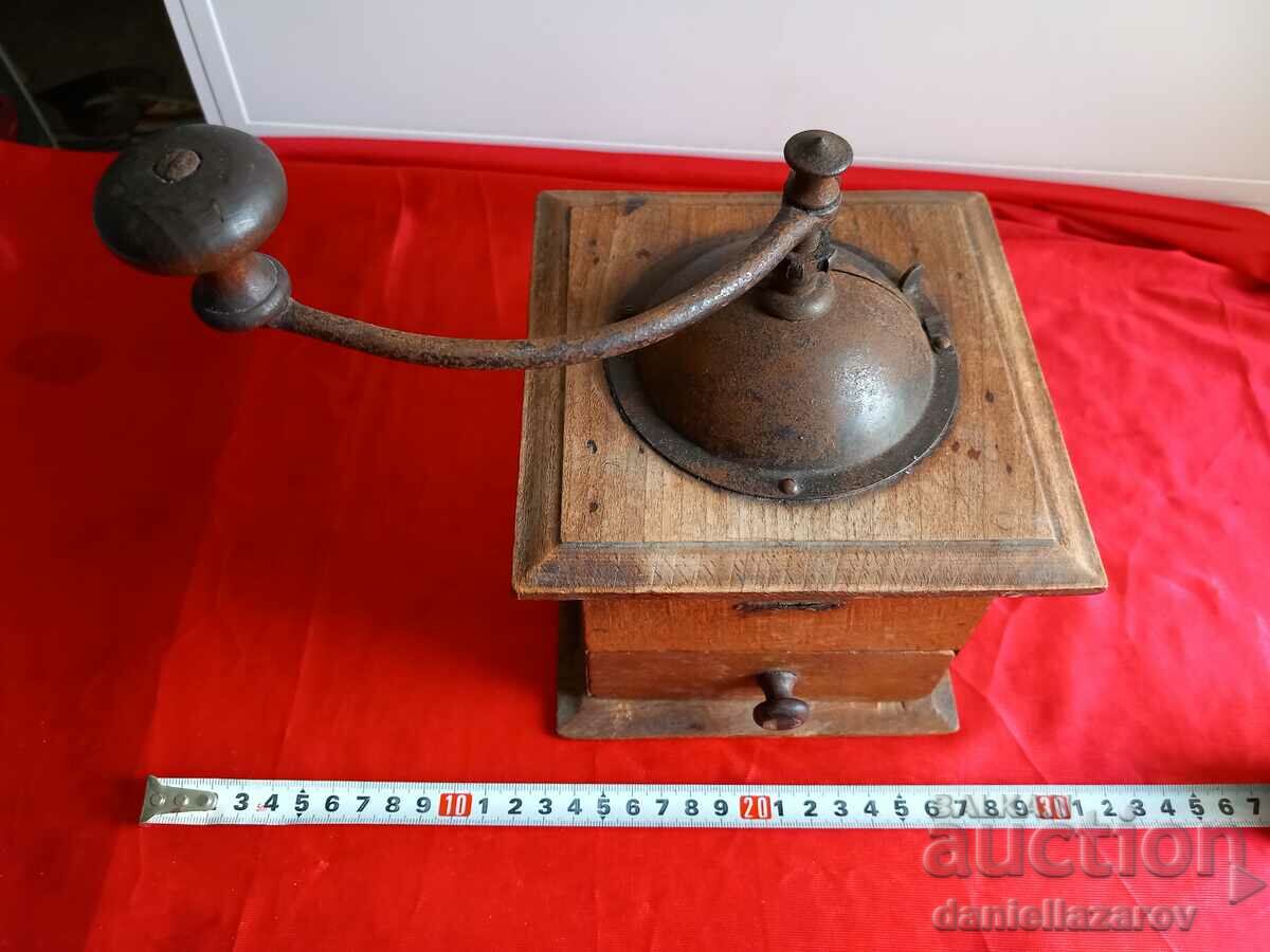 Moara mare frantuzeasca veche din secolul al XIX-lea, rasnita de cafea - 6 Moara mare frantuzeasca veche din secolul al XIX-lea, rasnita de cafea - 6