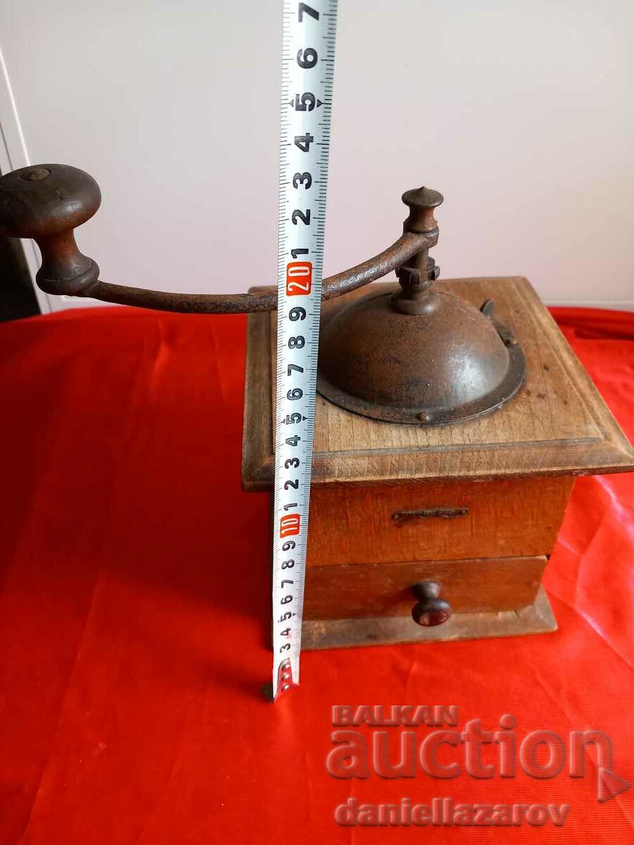 Moara mare frantuzeasca veche din secolul al XIX-lea, rasnita de cafea - 7 Moara mare frantuzeasca veche din secolul al XIX-lea, rasnita de cafea - 7