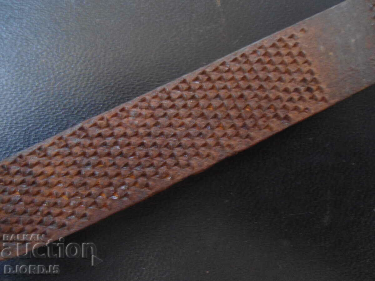 Old shoe file with price 4.00 BGN | € 2.05 Old shoe file with price 4.00 BGN | € 2.05