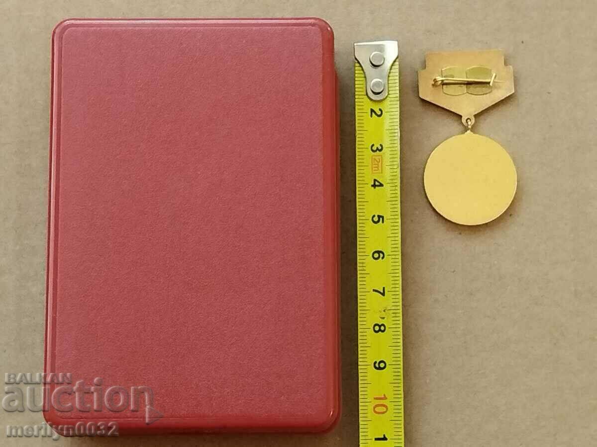 Auction Badge with box honorary title NATIONAL medal order Auction Badge with box honorary title NATIONAL medal order
