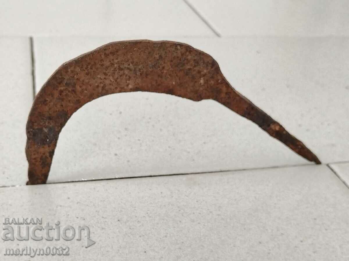 Auction Old hand-forged scythe, wrought iron Auction Old hand-forged scythe, wrought iron