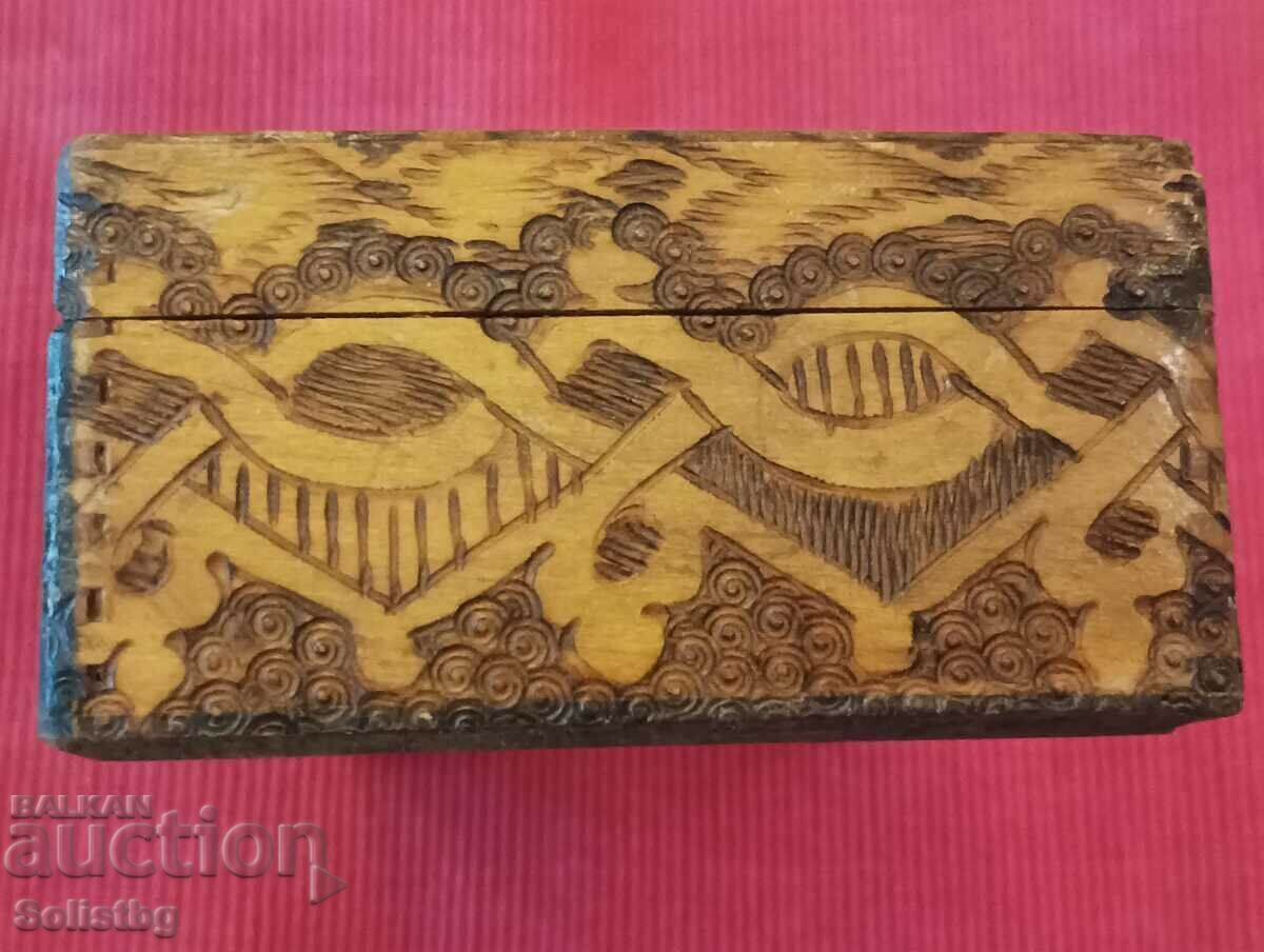 Auction Old pyrographed wooden box. Auction Old pyrographed wooden box.