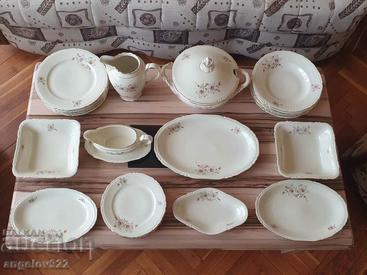 Kuchenteller 27 Piece Bavarian Porcelain Dinner Set!