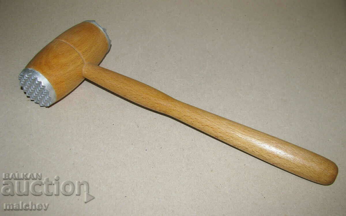 Wooden meat mallet for steaks, with metal tips, excellent