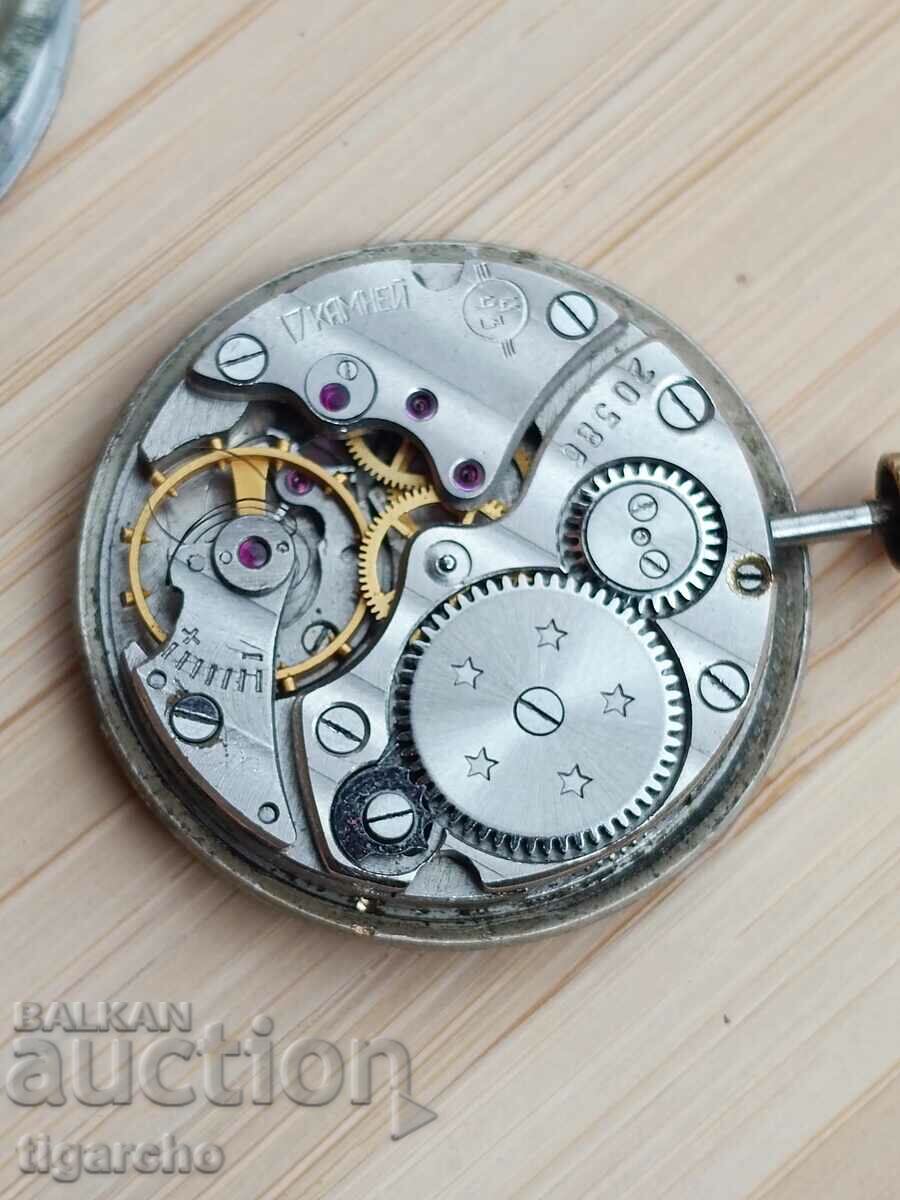 Delivery of Saturn watch winder Delivery of Saturn watch winder