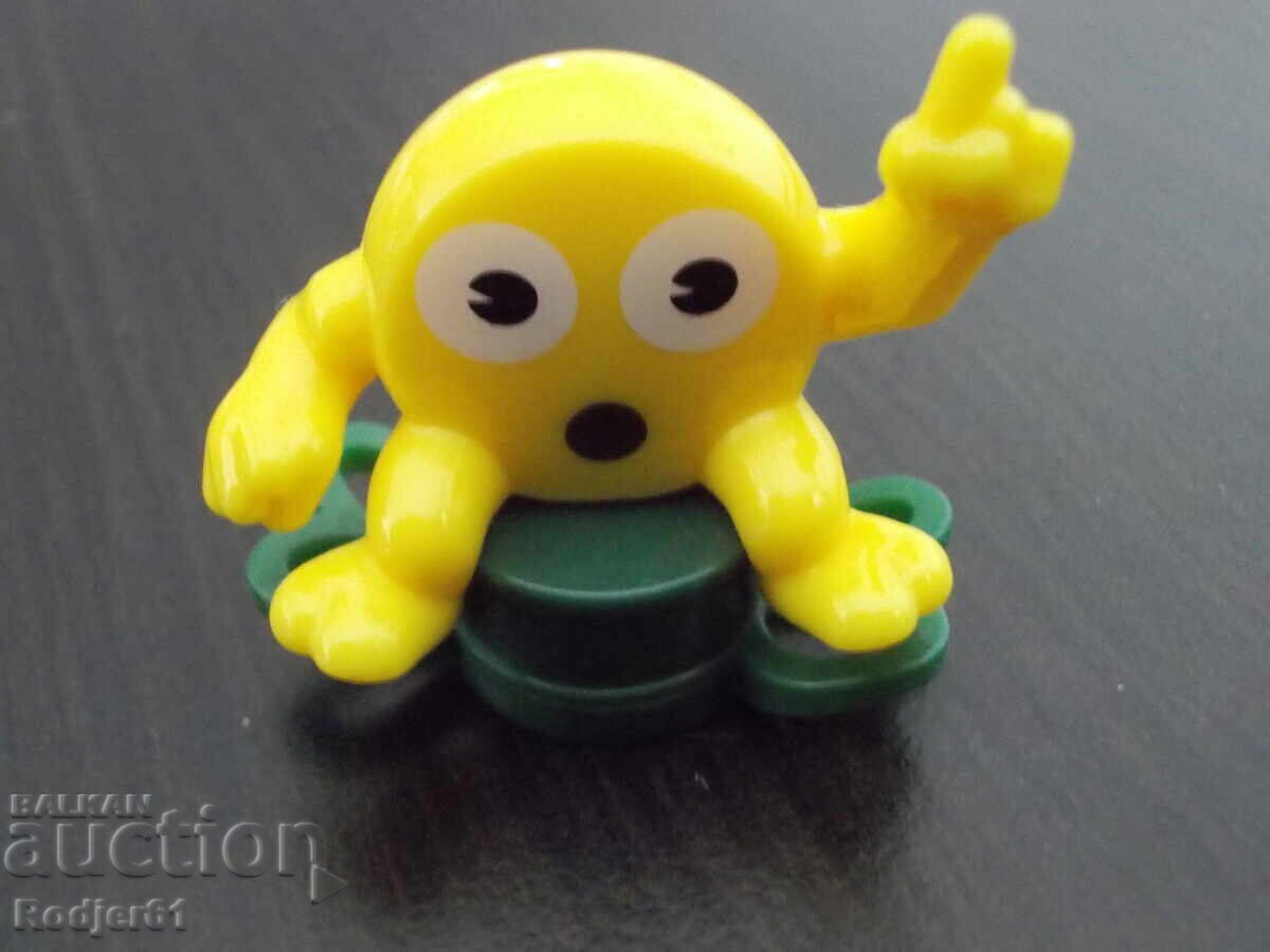 toys - plastic eggs 8 pcs - 6 toys - plastic eggs 8 pcs - 6