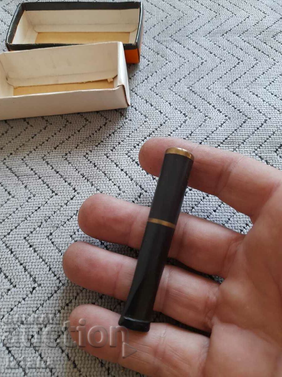 Delivery of An old cigarette Delivery of An old cigarette