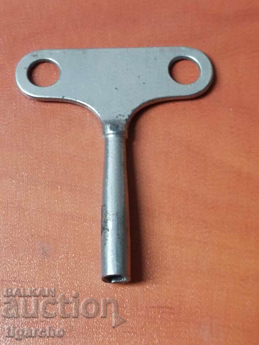 Wall clock key with price 18.00 BGN | € 9.20 Wall clock key with price 18.00 BGN | € 9.20