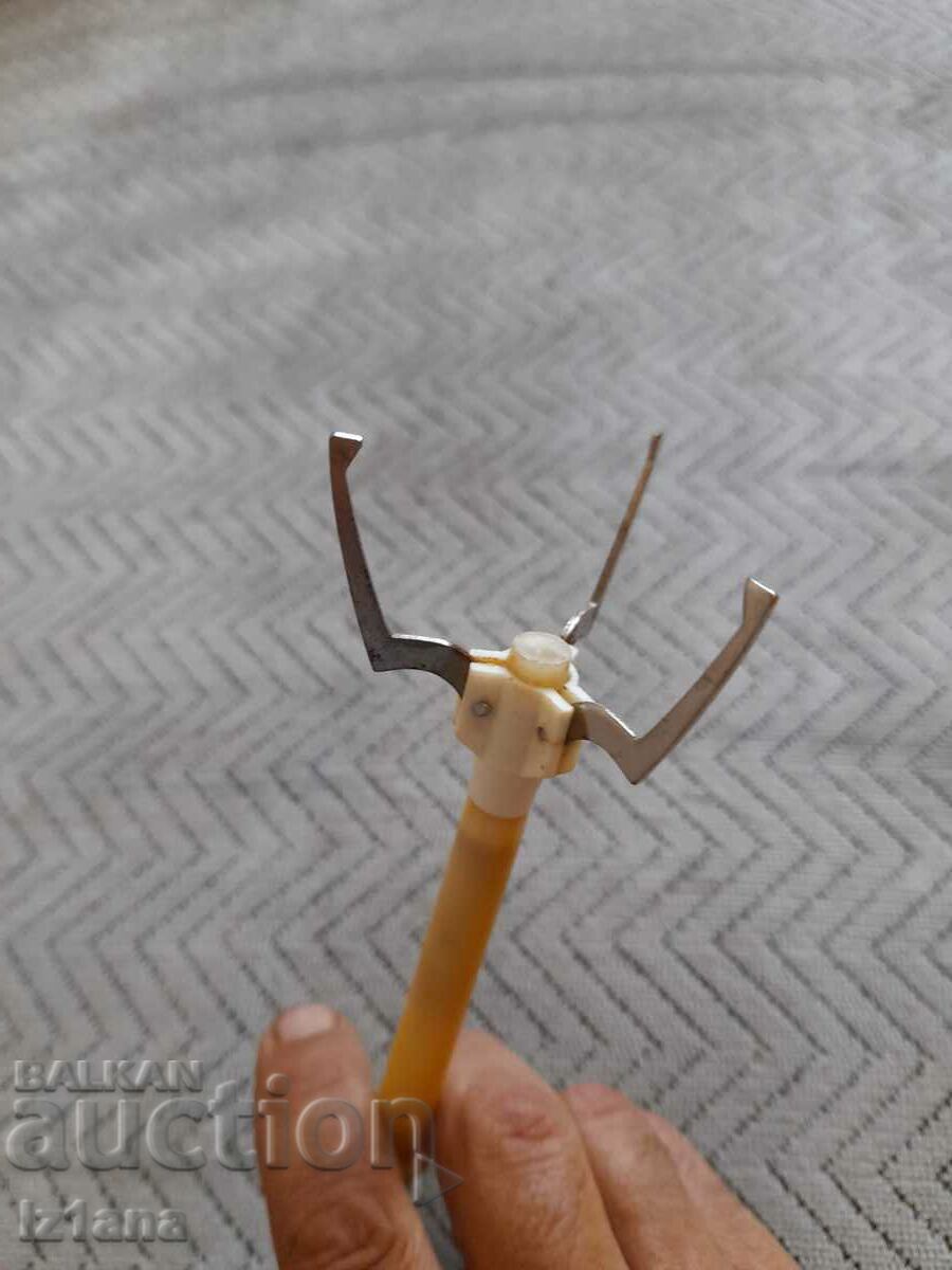 Delivery of An old ice pick