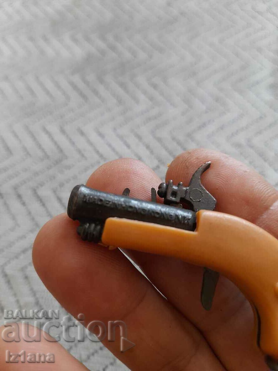 Old key chain Pistol - 5 Old key chain Pistol - 5