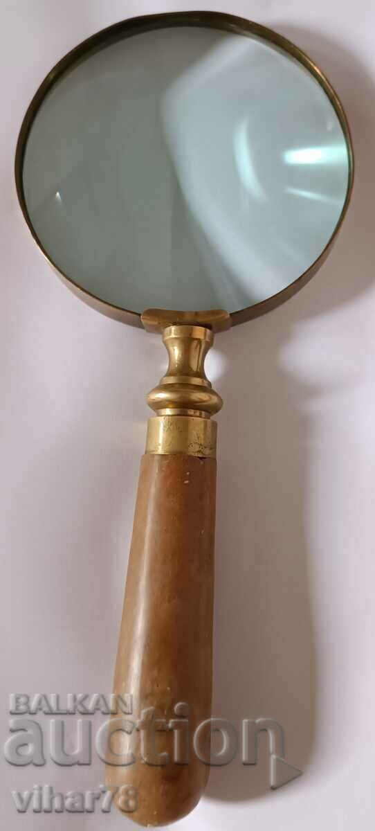 Παράδοση μεγεθυντικός φακός Παράδοση μεγεθυντικός φακός