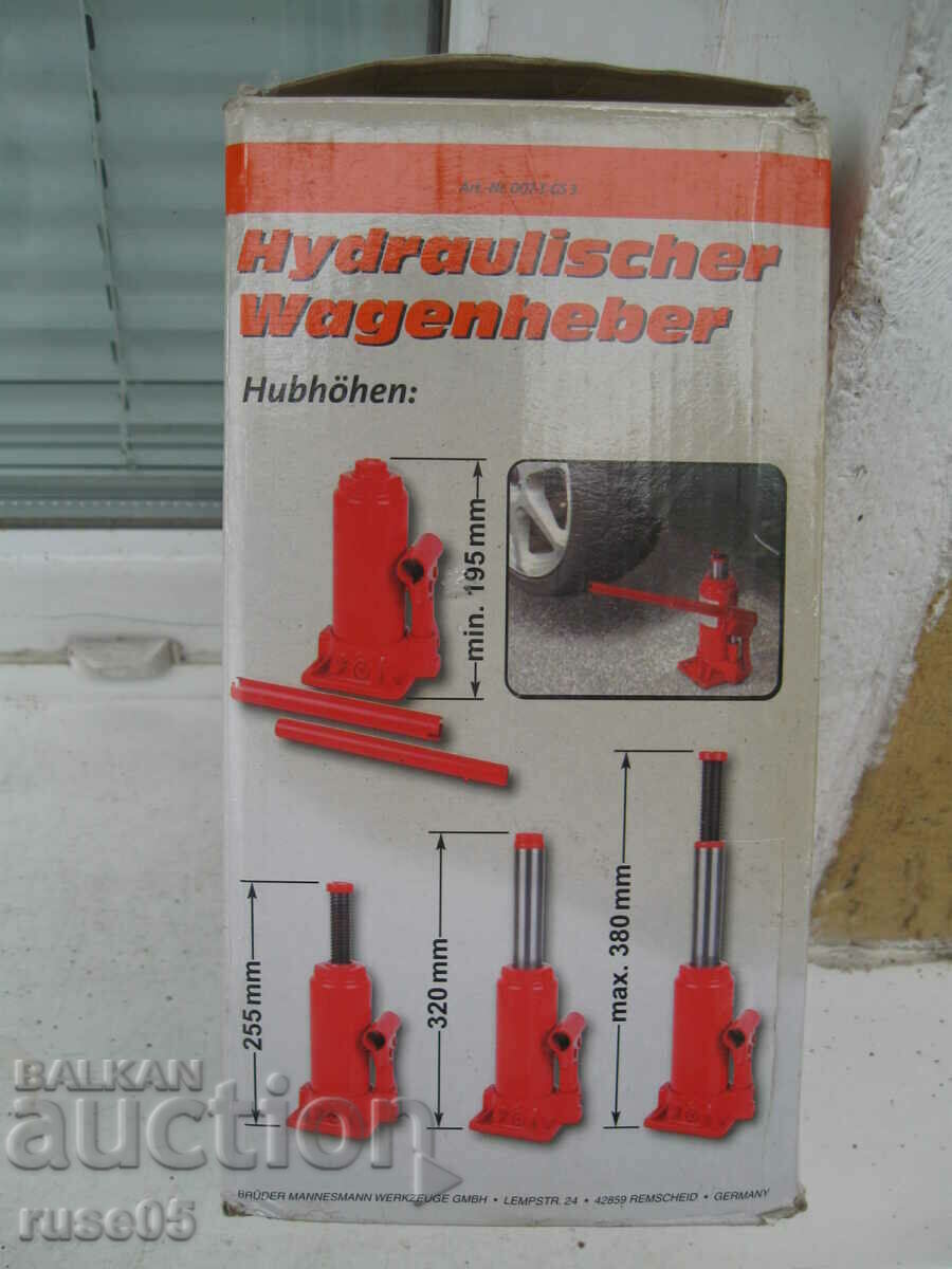 Auction Jack "MANNESMANN - 007-T-GS-3" hydraulically operated Auction Jack "MANNESMANN - 007-T-GS-3" hydraulically operated