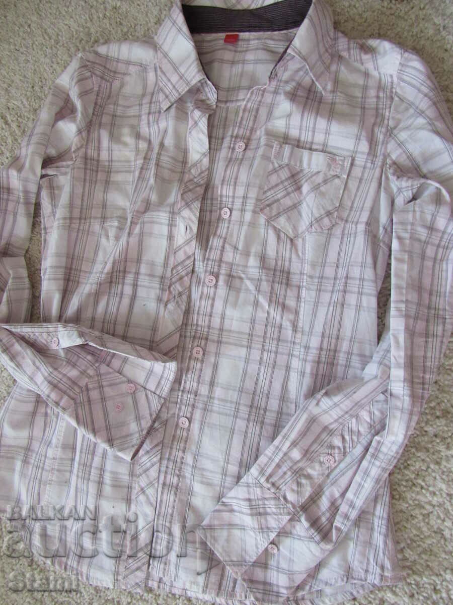 Bluză de damă Esprit cu carouri mărimea 38 cu preț 8.00 BGN | € 4.09 Bluză de damă Esprit cu carouri mărimea 38 cu preț 8.00 BGN | € 4.09