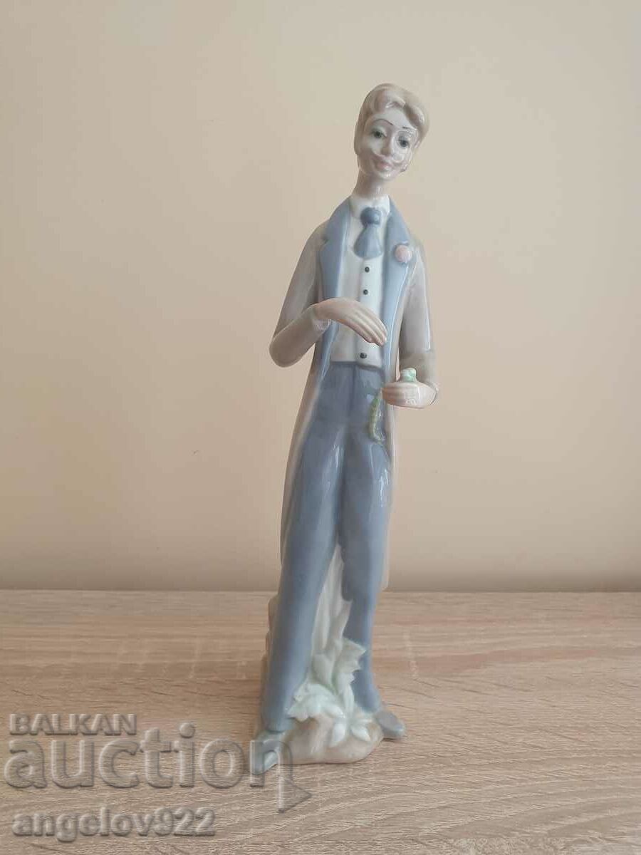 CASADES Spanish porcelain figure