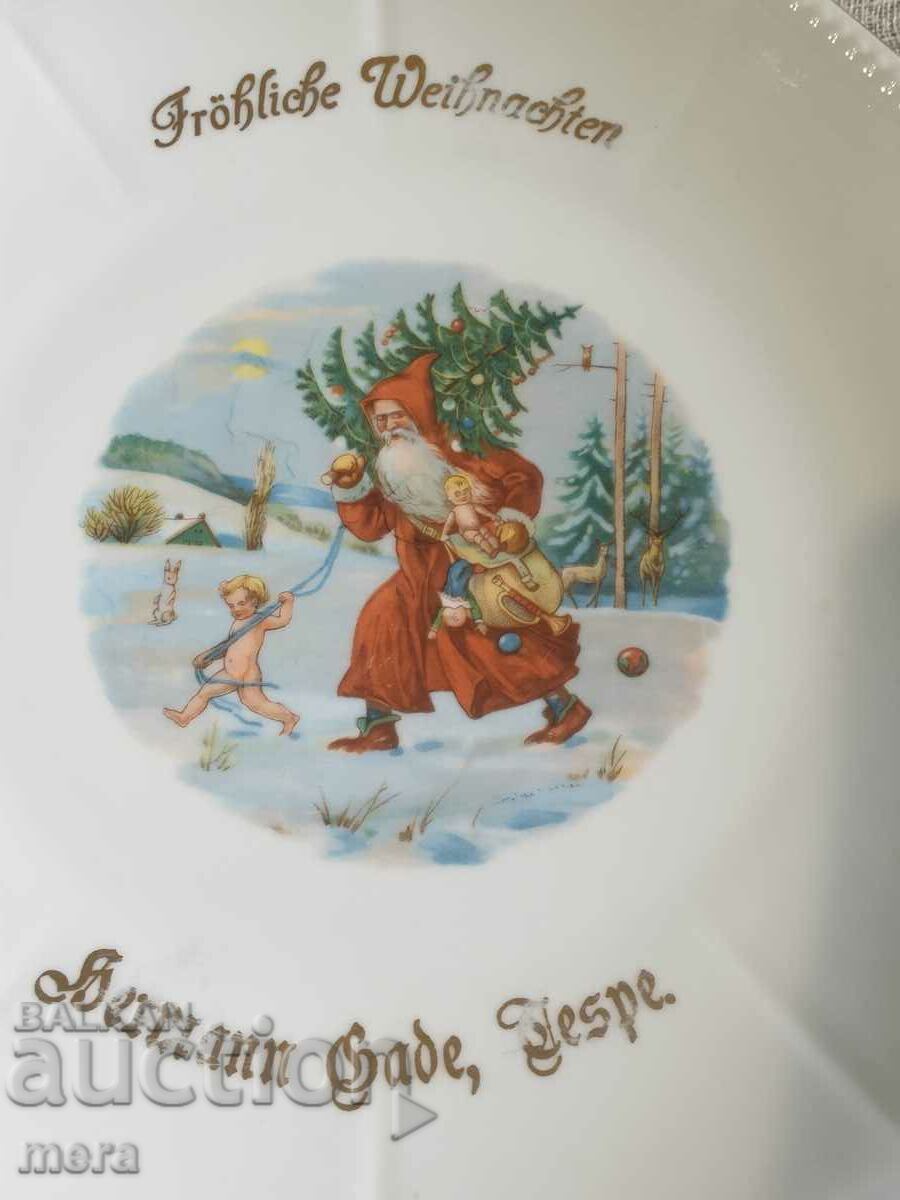 Porcelain plate, saucer with Christmas motif with price 15.00 BGN | € 7.67 Porcelain plate, saucer with Christmas motif with price 15.00 BGN | € 7.67