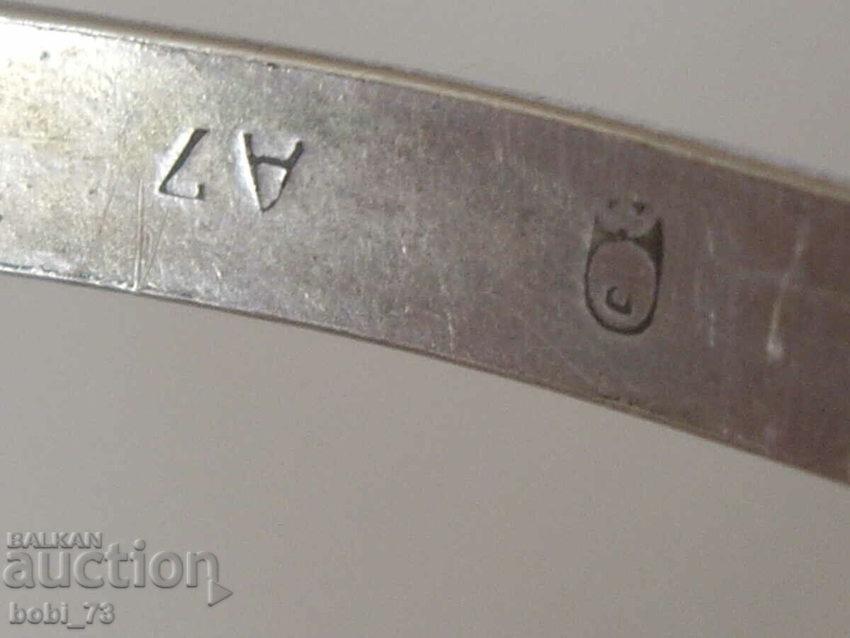 Delivery of Women's silver bracelet. Delivery of Women's silver bracelet.