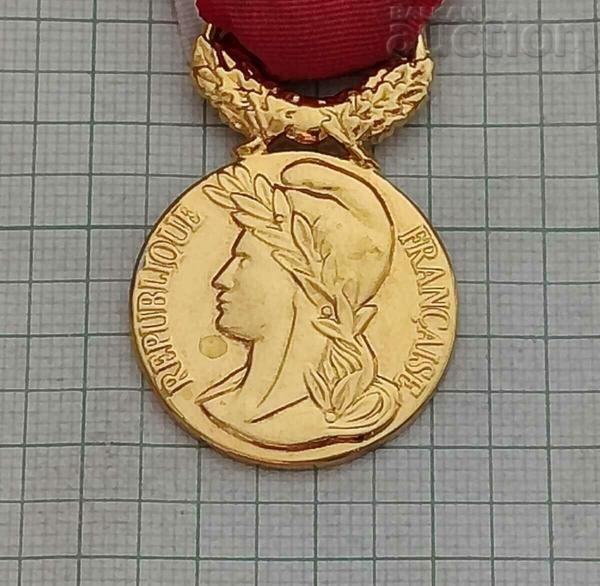 FRANCE SILVER ROSETA MEDAL NAMED 2020 with price 36.00 BGN | € 18.41 FRANCE SILVER ROSETA MEDAL NAMED 2020 with price 36.00 BGN | € 18.41