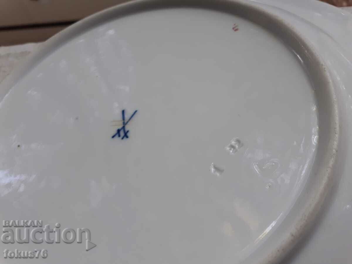 Delivery of Old Meissen porcelain plate Delivery of Old Meissen porcelain plate