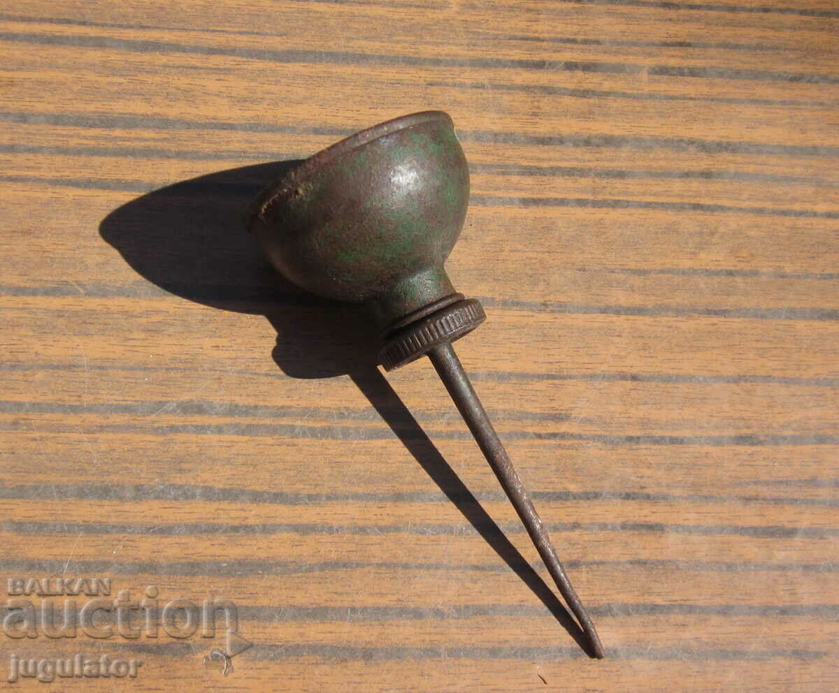 Auction old metal butter churn Auction old metal butter churn