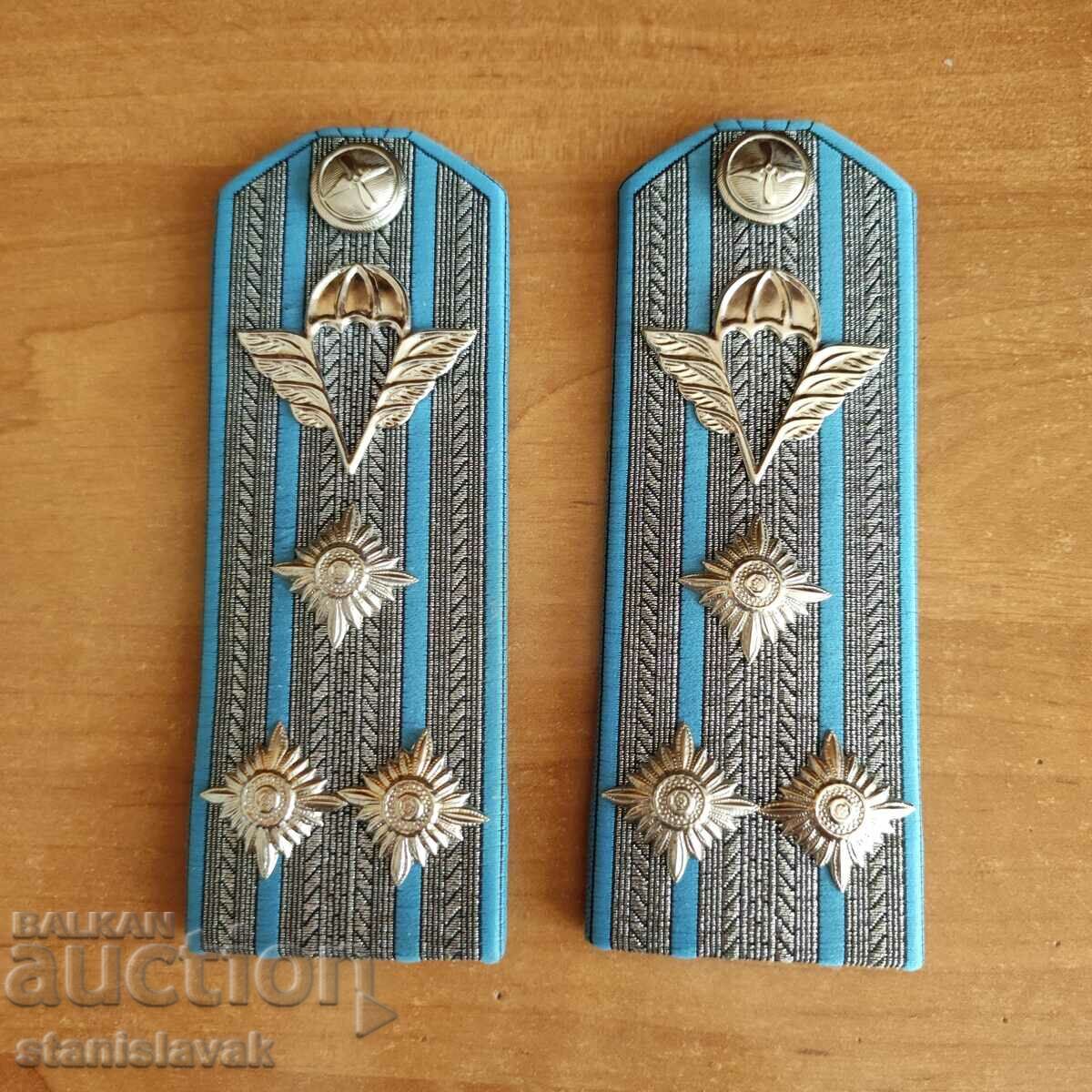 Epaulettes of a colonel of the airborne forces