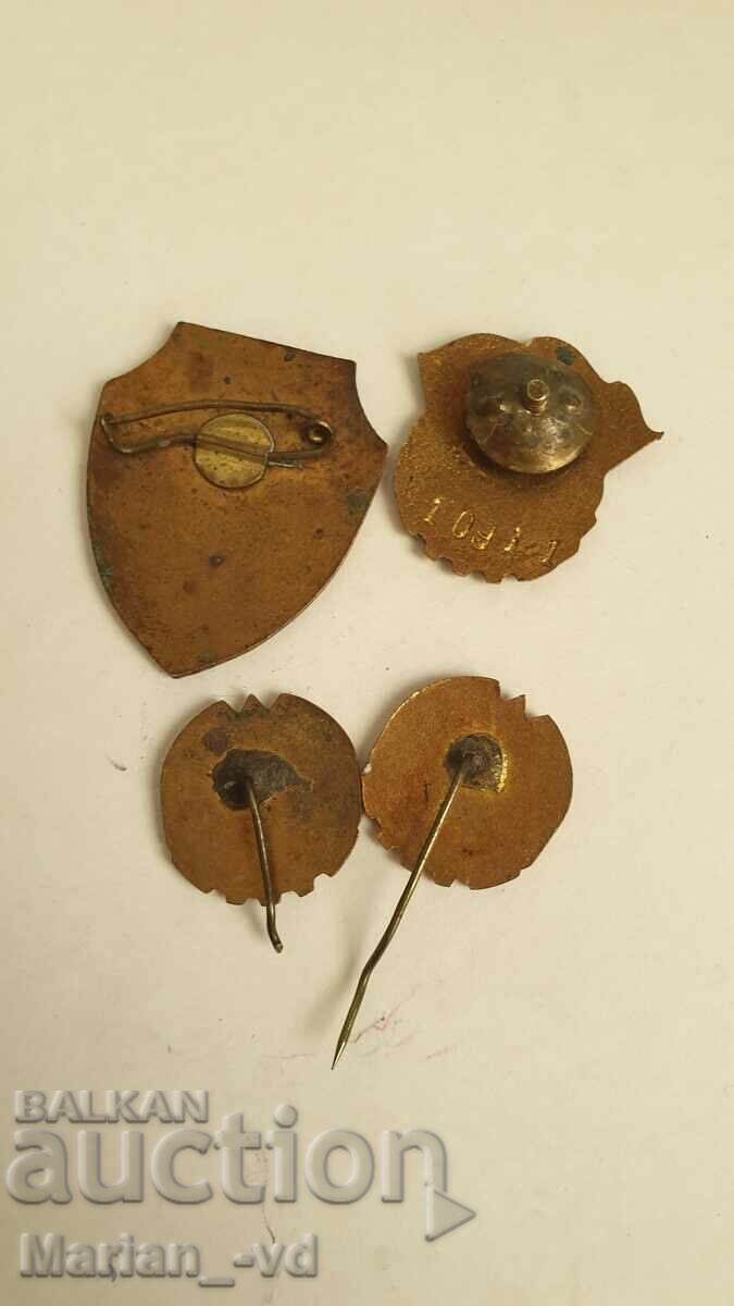 Lot of old enamel badges - 4 pieces - 5 Lot of old enamel badges - 4 pieces - 5
