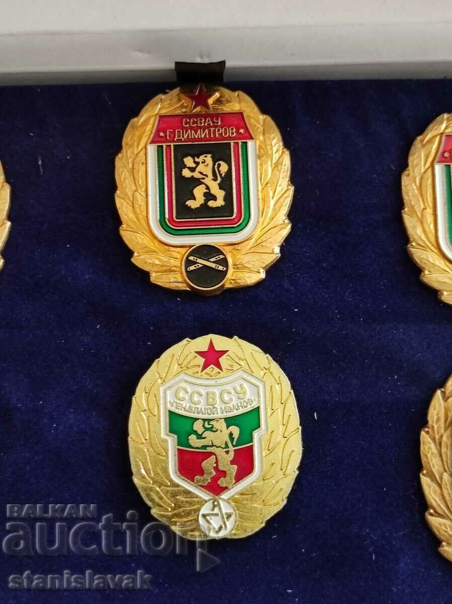 Ένα πλήρες σετ διακριτικών των σχολών μέσης λοχίας - 5