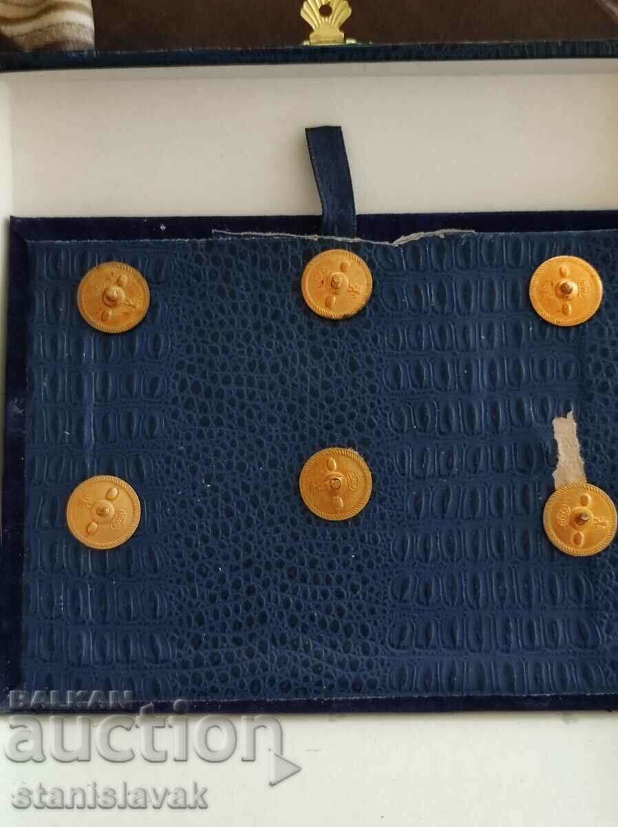 A complete set of insignia of the middle sergeant schools - 6 A complete set of insignia of the middle sergeant schools - 6