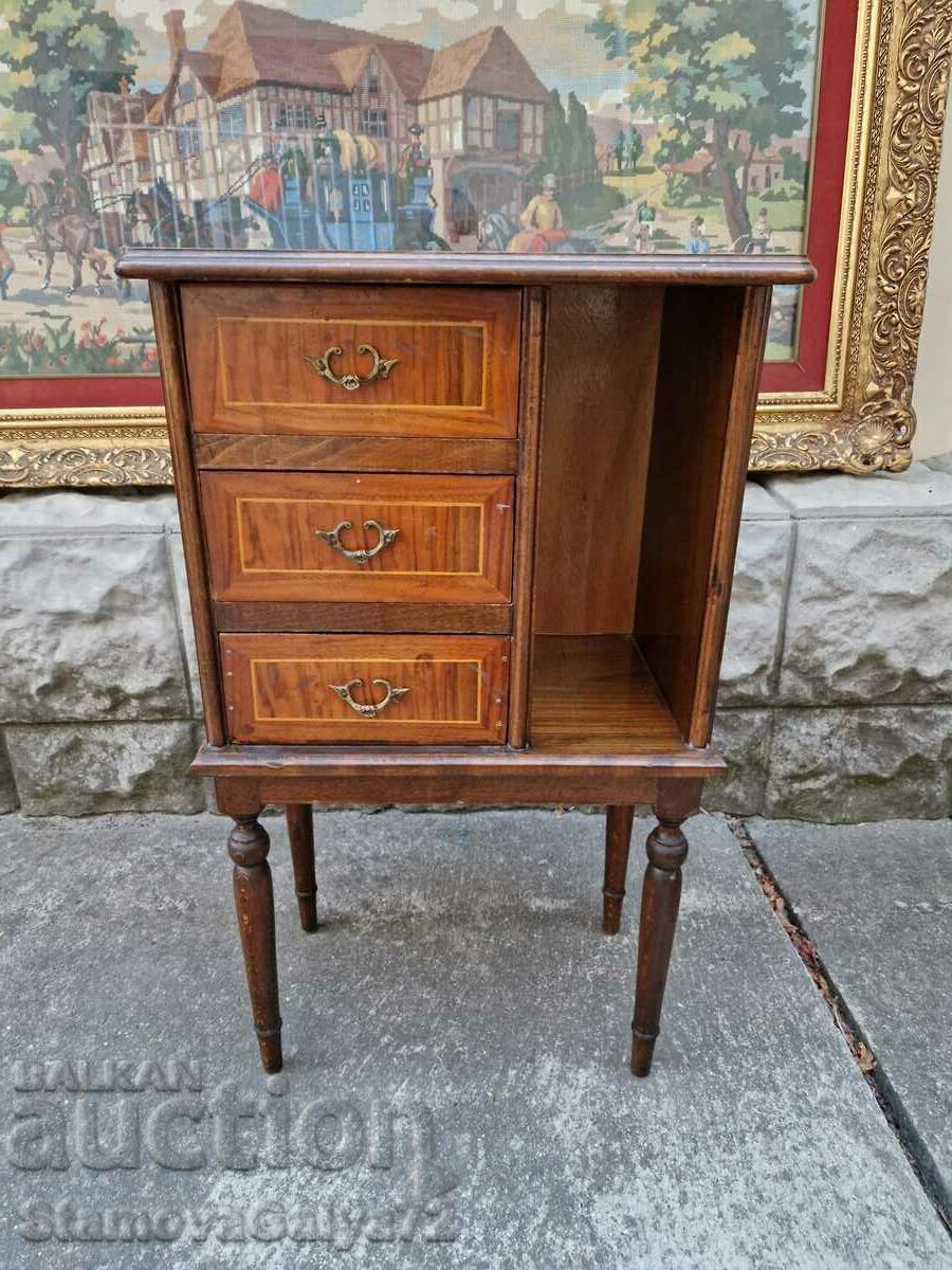 Auction A great antique English sideboard Auction A great antique English sideboard