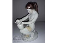 OLD FIGURE. PORCELAIN. BG, WITH NOTE