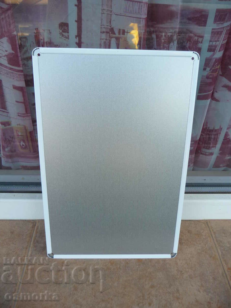 Auction  Metal plate rzzni Havana Cuba buildings car palm trees car