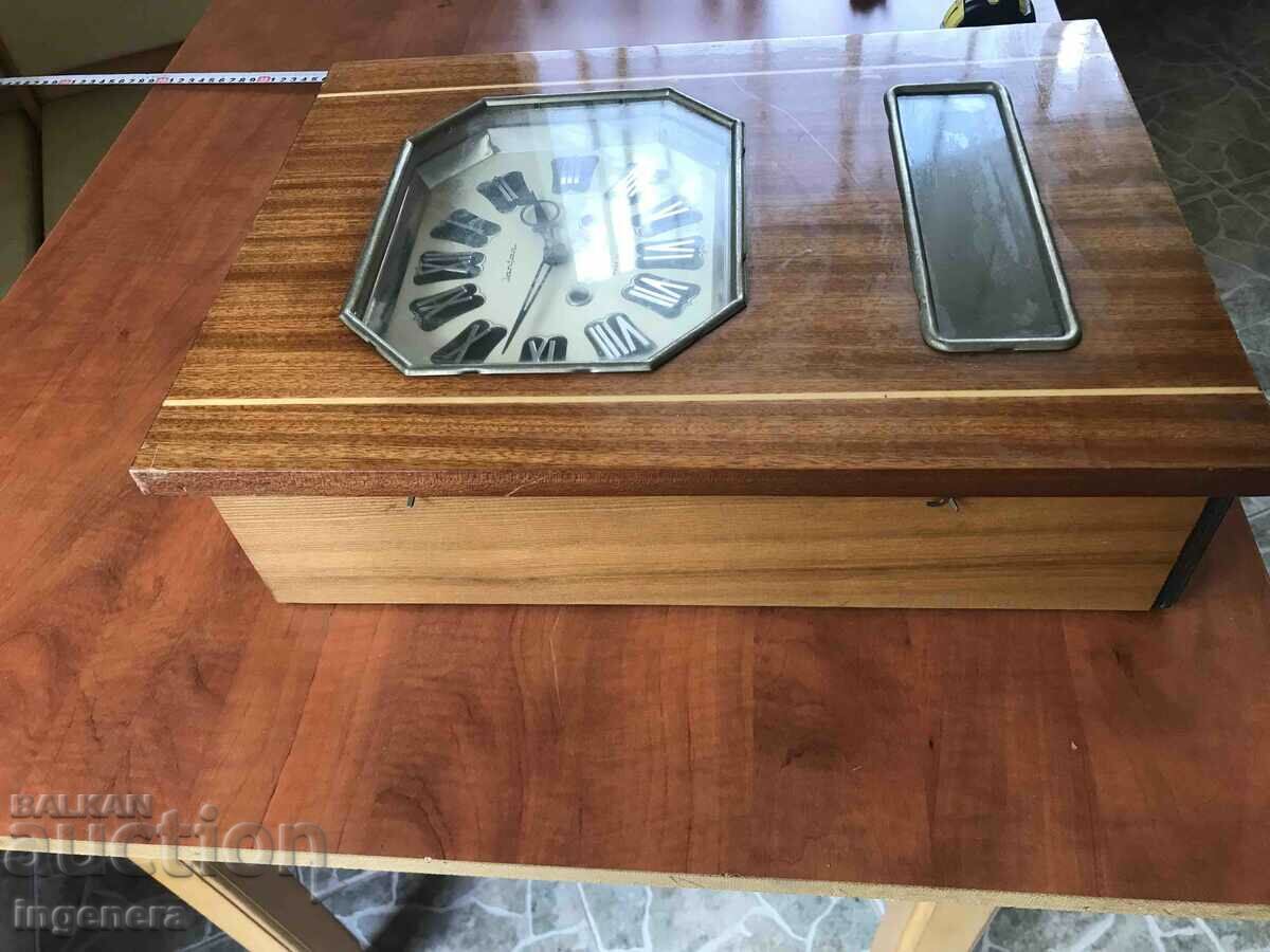 "YANTAR" WALL CLOCK - USSR - 5 "YANTAR" WALL CLOCK - USSR - 5