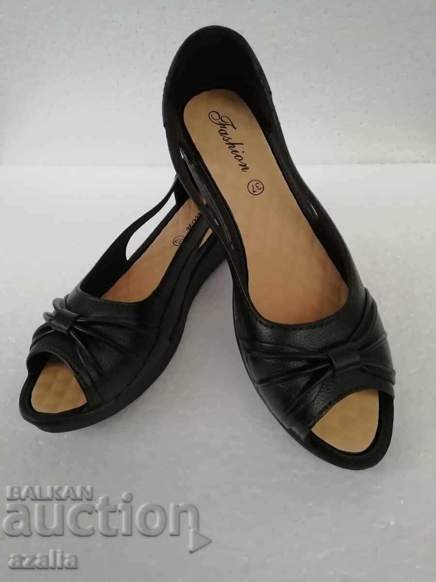 Pantofi de toamna de dama neagra