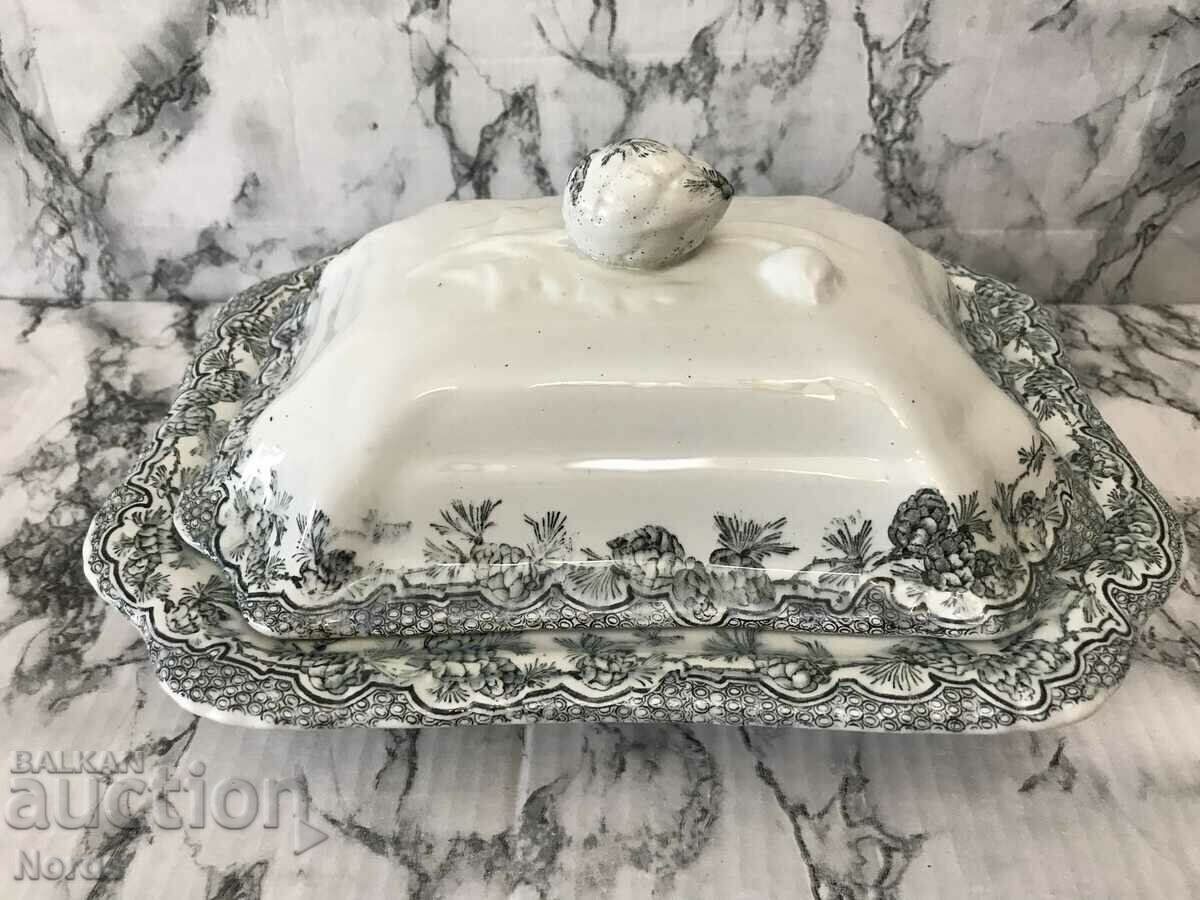 Beautiful porcelain bowl with lid