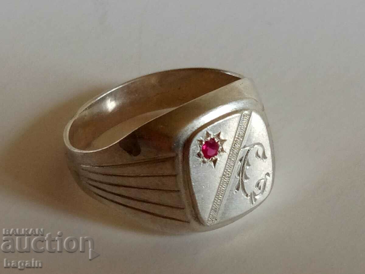 Royal Ruby Ring του Αξιωματικού.