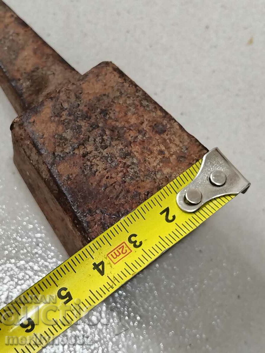 Old anvil for clipping hair, wrought iron - 6 Old anvil for clipping hair, wrought iron - 6