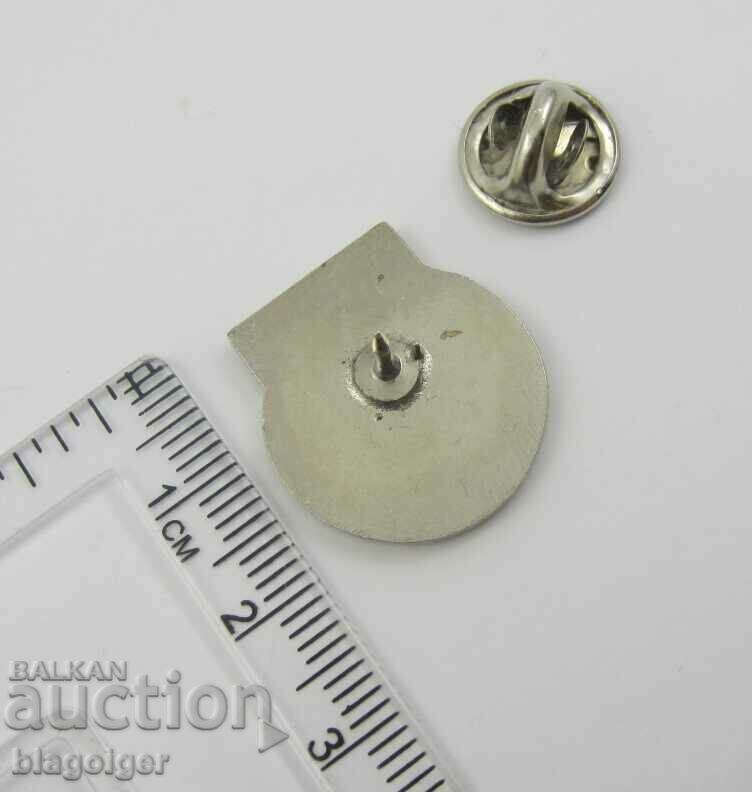 Auction  CZECH MORAVIAN FOOTBALL UNION-OLD BADGE-FOOTBALL