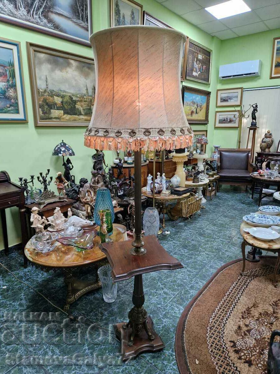 Lovely antique parlor lamp solid bronze Lovely antique parlor lamp solid bronze