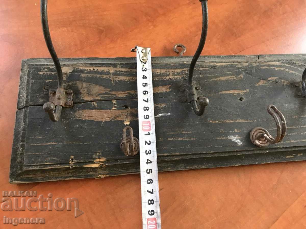 Auction  HANGER HANGER WOOD ANTIQUE