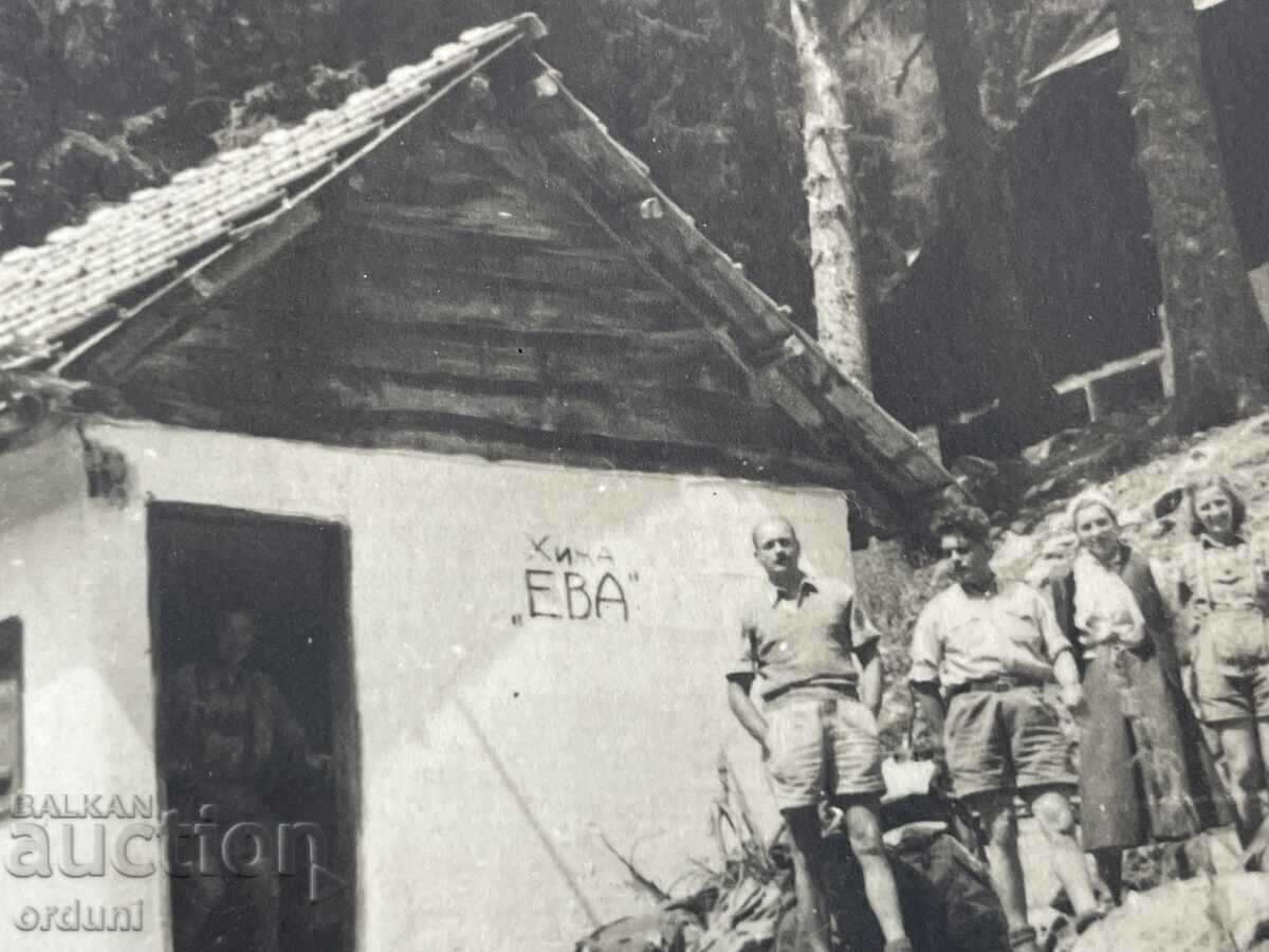 Delivery of 4506 Kingdom of Bulgaria tourists in front of Hut Eva 1930s Delivery of 4506 Kingdom of Bulgaria tourists in front of Hut Eva 1930s