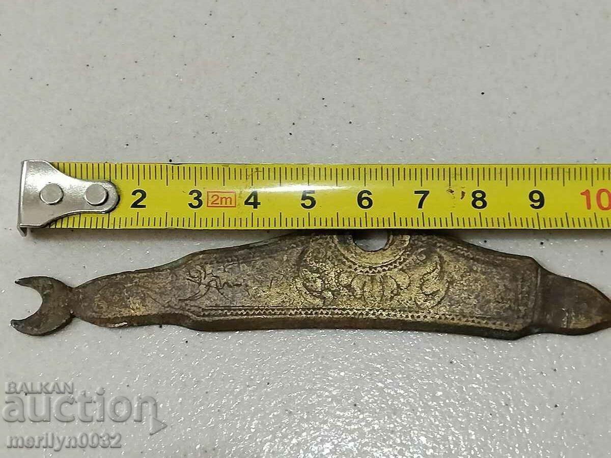 Delivery of Bronze detail part of a pre-filling flint ORIGINAL Delivery of Bronze detail part of a pre-filling flint ORIGINAL