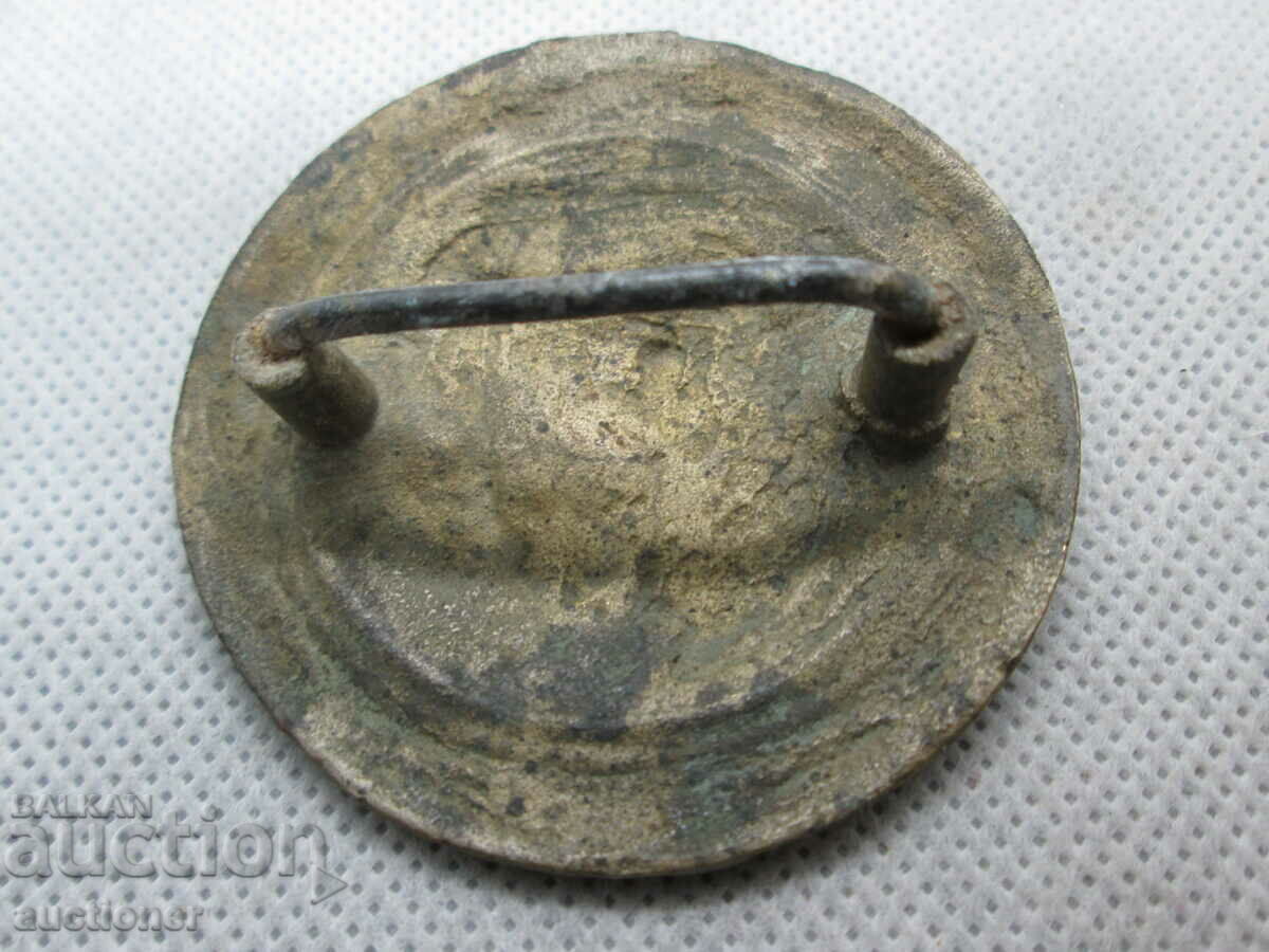 Delivery of OLD BRASS HORSE HEAD APPLIQUE Delivery of OLD BRASS HORSE HEAD APPLIQUE