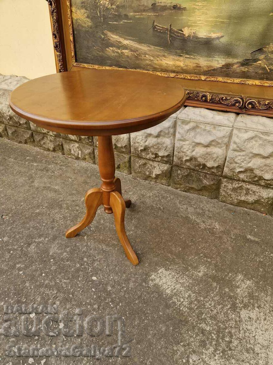 Delivery of A wonderful antique German solid wood table Delivery of A wonderful antique German solid wood table