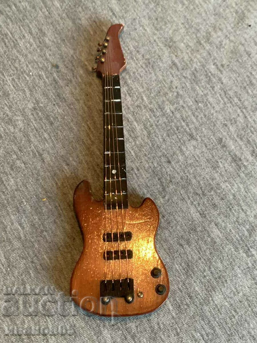 Mini guitar model with price 20.00 BGN | € 10.23