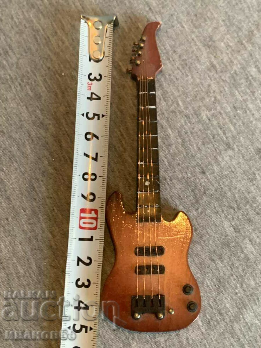 Auction  Mini guitar model