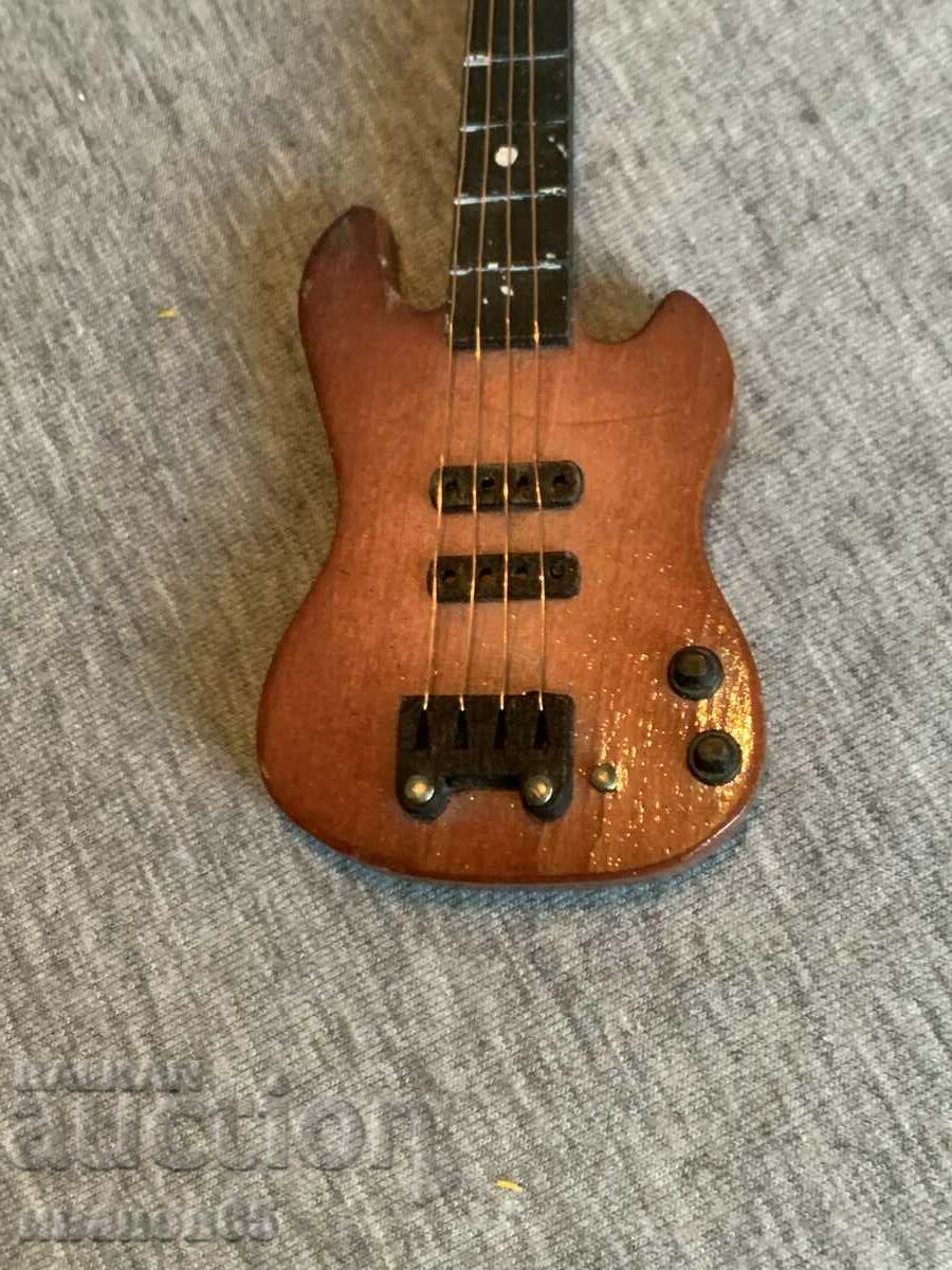 Delivery of Mini guitar model