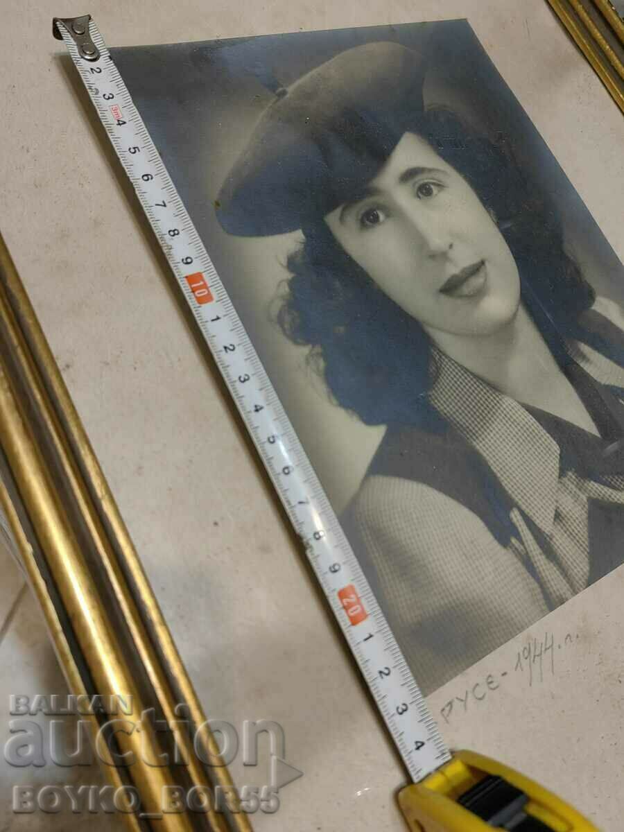 A gorgeous photo portrait from 1944 of the Ruse photographer Balash - 5