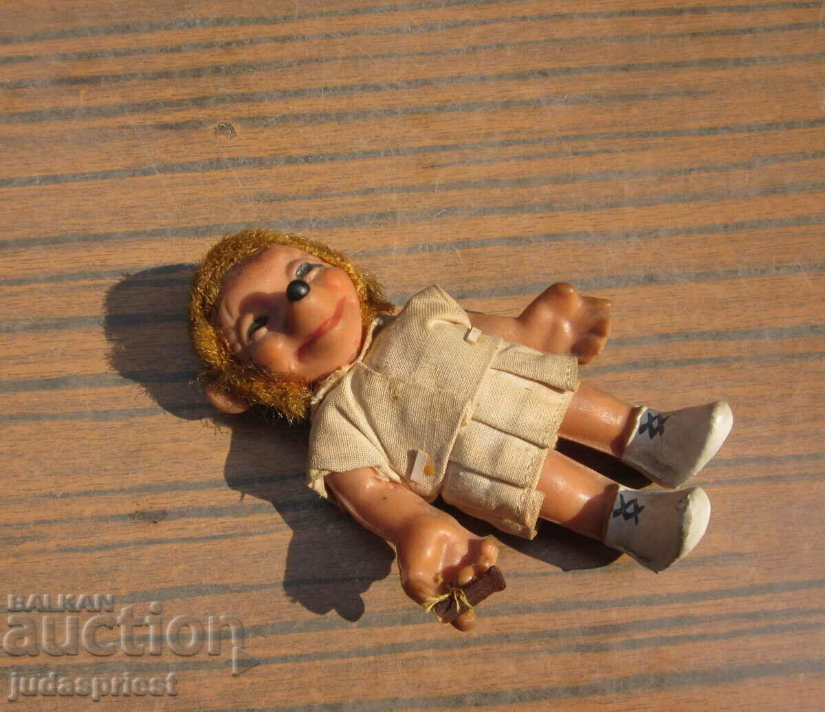 Παράδοση παλιά βουλγαρική κούκλα σκαντζόχοιρου μικρό παιχνίδι από καουτσούκ Παράδοση παλιά βουλγαρική κούκλα σκαντζόχοιρου μικρό παιχνίδι από καουτσούκ