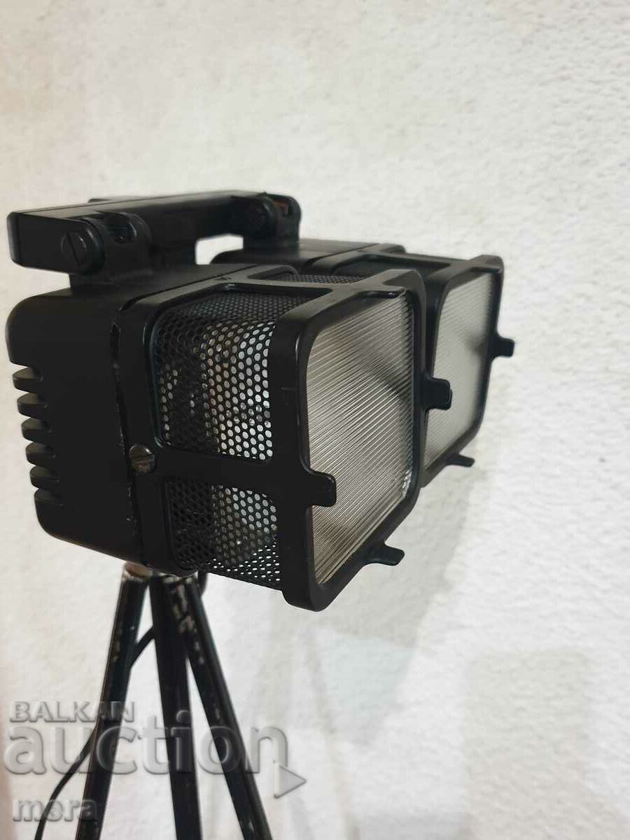 A pair of powerful German floodlights for photographic and other purposes - 5