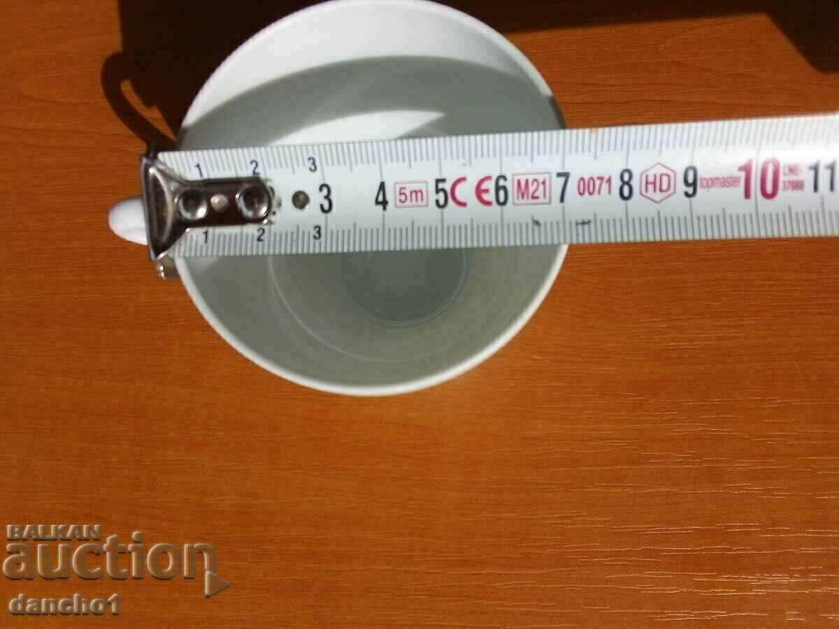 Delivery of Limoges coffee cups