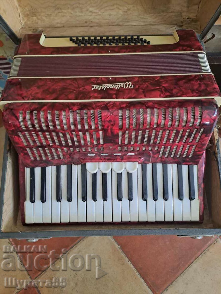 Accordion with price 100.00 BGN | € 51.13